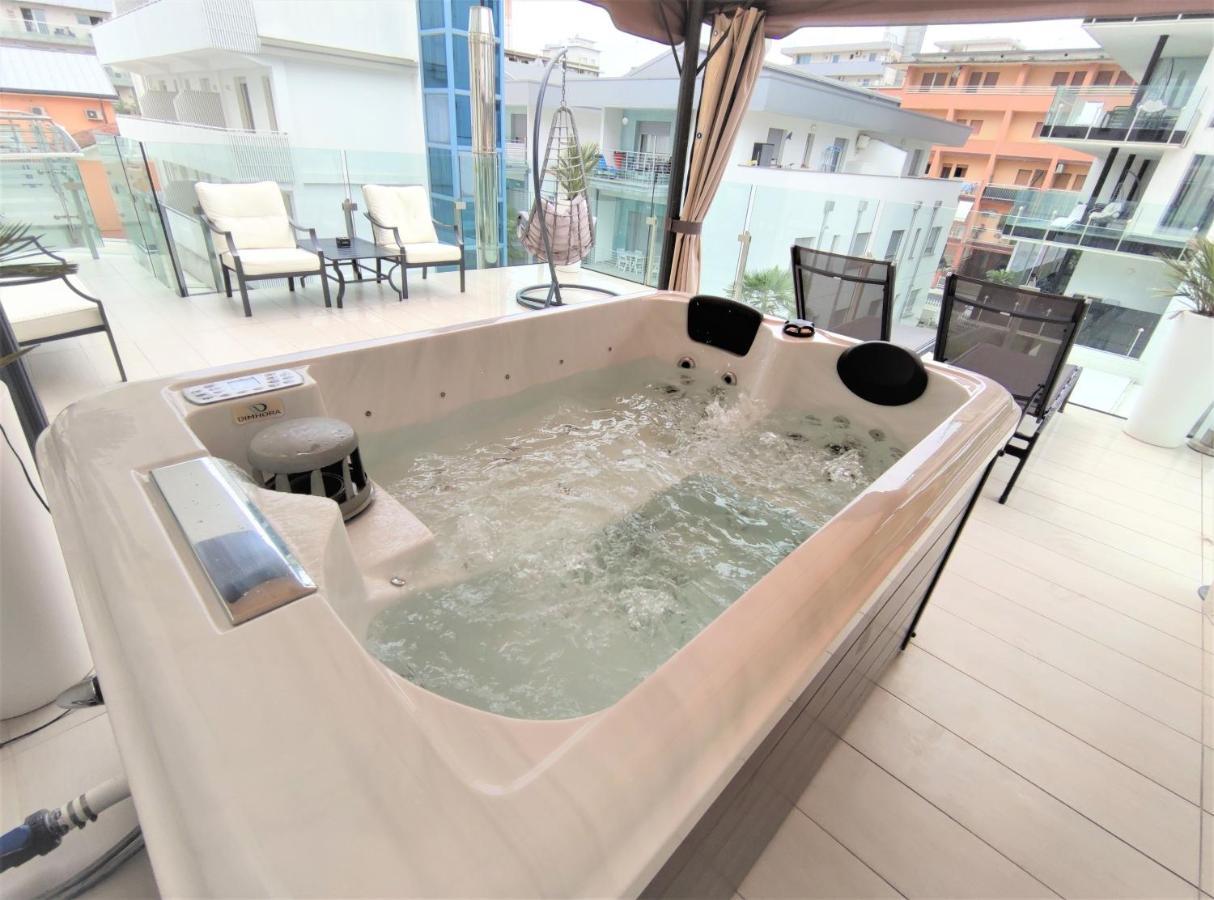Hotel Rossini 4S Lignano Sabbiadoro Eksteriør bilde